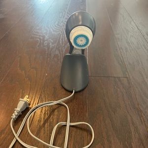 Clarisonic Facial cleansing brush